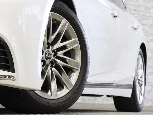 TOYOTA LEXUS LS500 4WD 2019 Image 31