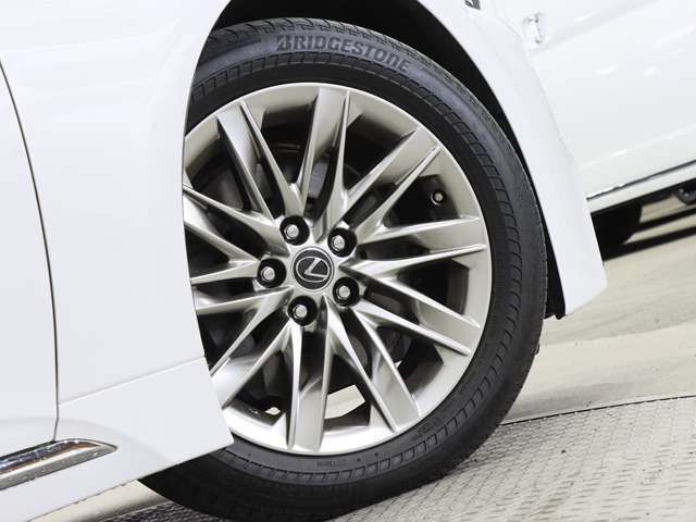 TOYOTA LEXUS LS500 4WD 2019 Image 31