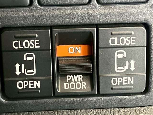 TOYOTA NOAH 2016 Image 31