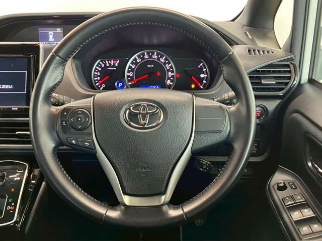 TOYOTA NOAH 2016 Image 31