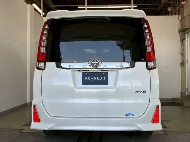 TOYOTA NOAH 2016 Image 31