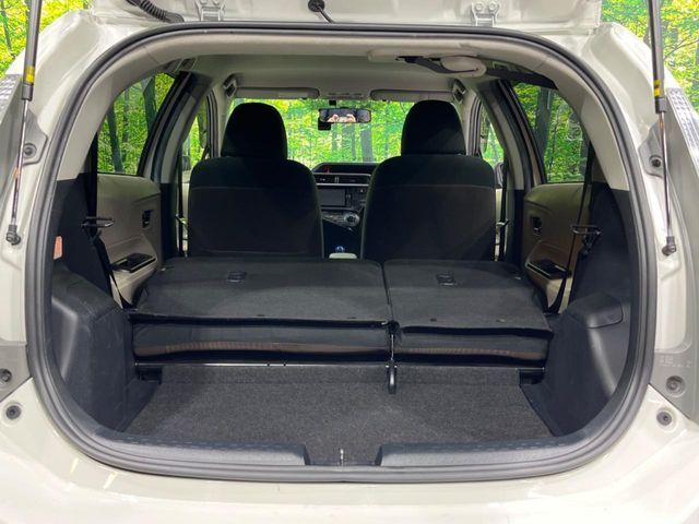 TOYOTA AQUA 2012 Image 31