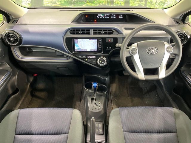 TOYOTA AQUA 2015 Image 31