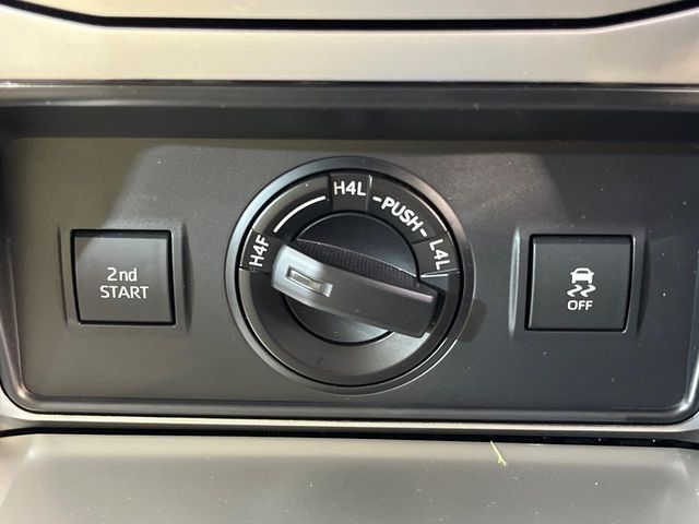TOYOTA LANDCRUISER PRADO 2022 Image 31