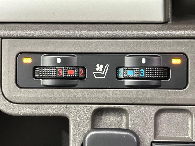 TOYOTA LANDCRUISER PRADO 2022 Image 31