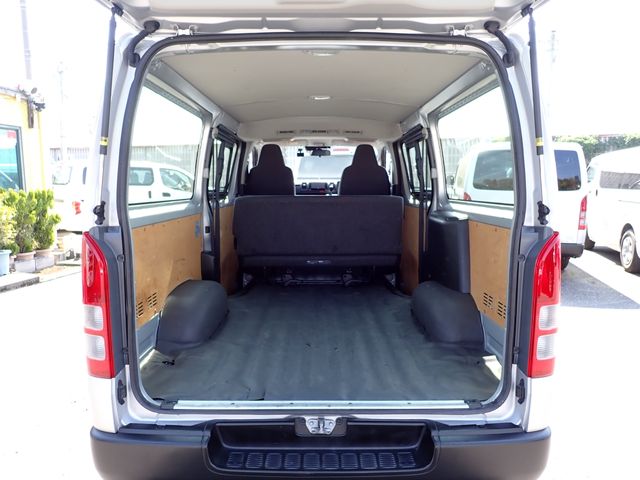 TOYOTA HIACE VAN 1.15T 2WD 2020 Image 31