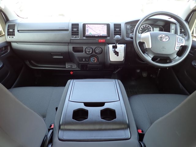 TOYOTA HIACE VAN 1.15T 2WD 2020 Image 31