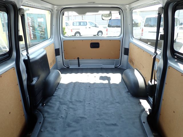 TOYOTA HIACE VAN 1.15T 2WD 2020 Image 31