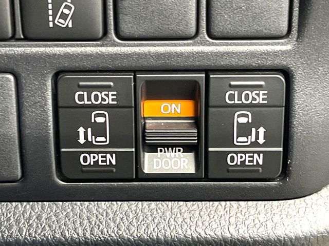 TOYOTA VOXY 2019 Image 31