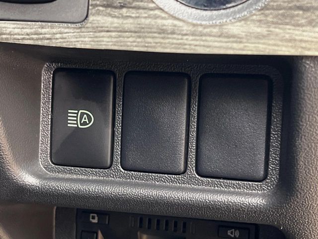 TOYOTA HIACE VAN 4WD 2022 Image 31