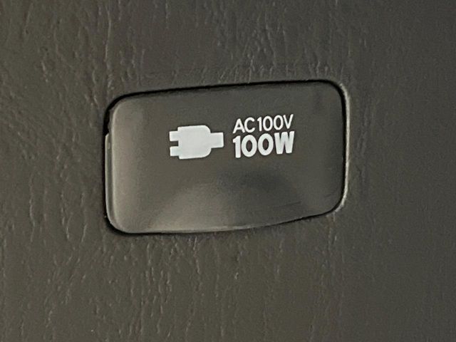 TOYOTA HIACE VAN 4WD 2022 Image 31