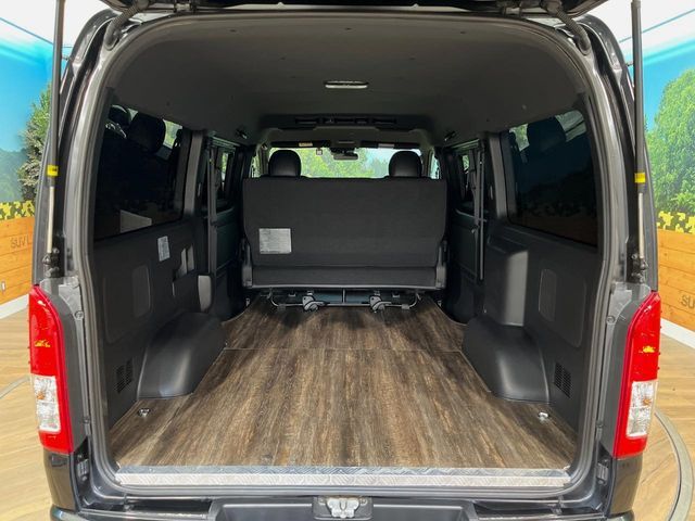 TOYOTA HIACE VAN 4WD 2022 Image 31
