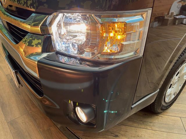 TOYOTA HIACE VAN 4WD 2022 Image 31