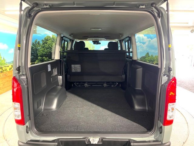 TOYOTA HIACE VAN 4WD 2024 Image 31