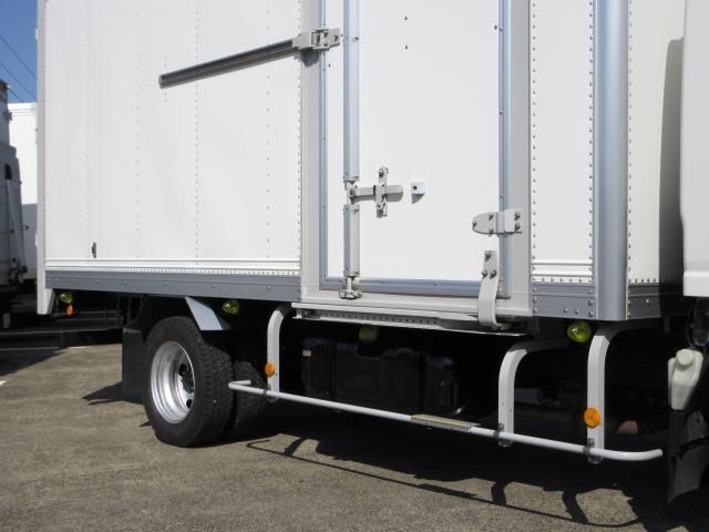 ISUZU ELF 2019 Image 31