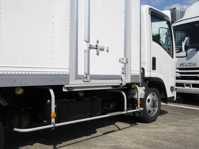 ISUZU ELF 2019 Image 31