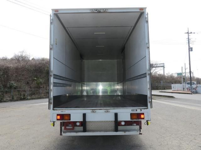 MITSUBISHI FUSOU FIGHTER 2017 Image 31