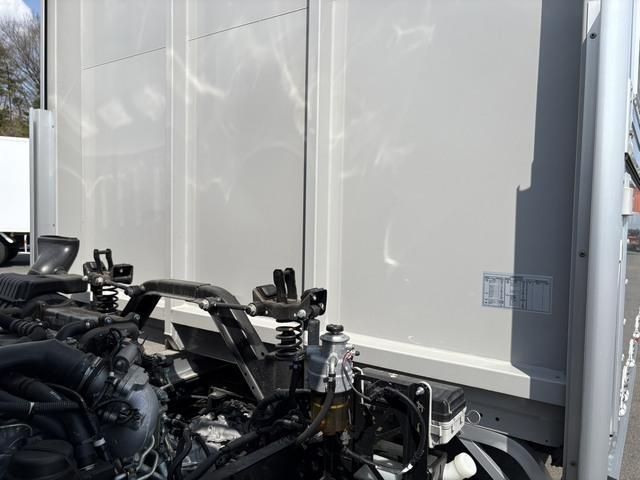 ISUZU FORWARD 2023 Image 31