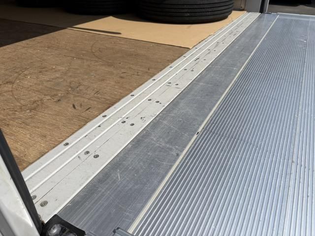 ISUZU FORWARD 2023 Image 31