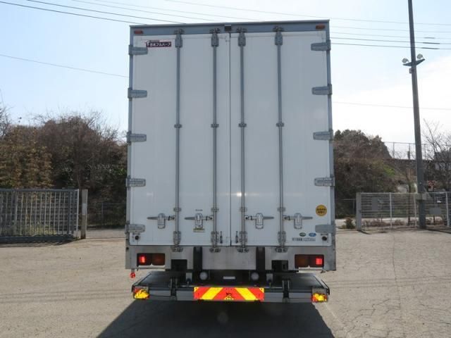 MITSUBISHI FUSOU SUPER GREAT 2018 Image 31