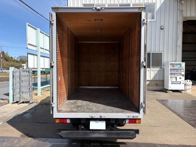 MITSUBISHI CANTER 2018 Image 31