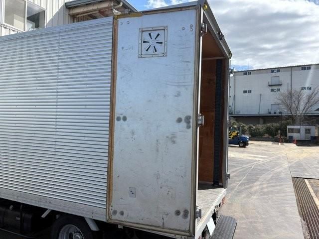 MITSUBISHI CANTER 2018 Image 31