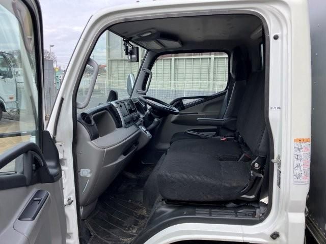 MITSUBISHI CANTER 2018 Image 31