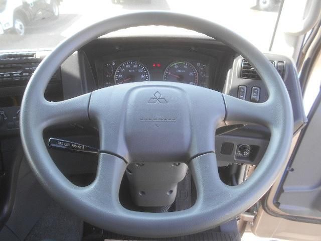 MITSUBISHI FUSOU SUPER GREAT 2011 Image 31