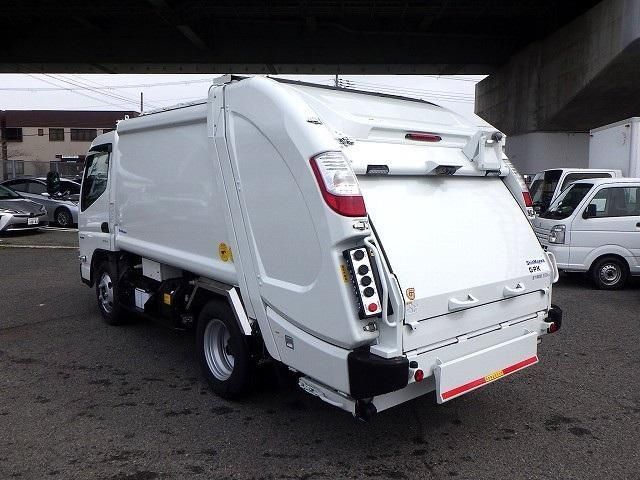 MITSUBISHI CANTER 2024 Image 31