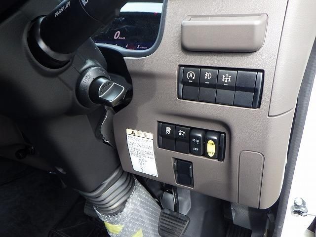 MITSUBISHI CANTER 2024 Image 31