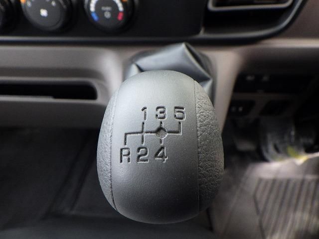 MITSUBISHI CANTER 2024 Image 31