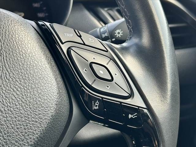 TOYOTA C-HR 2017 Image 31