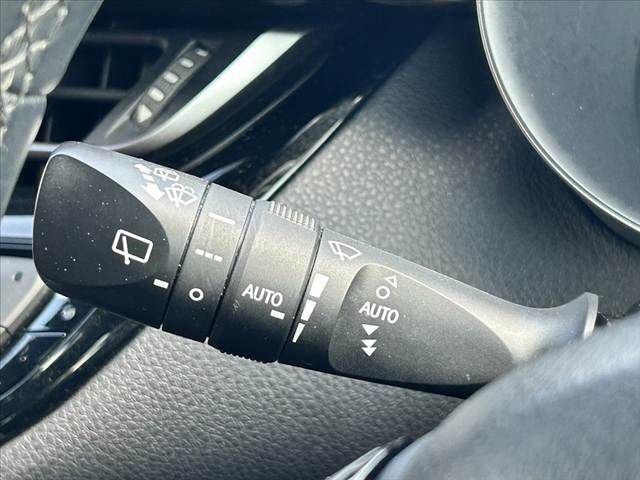 TOYOTA C-HR 2017 Image 31