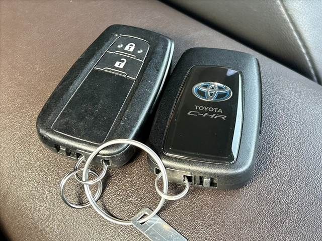 TOYOTA C-HR 2017 Image 31