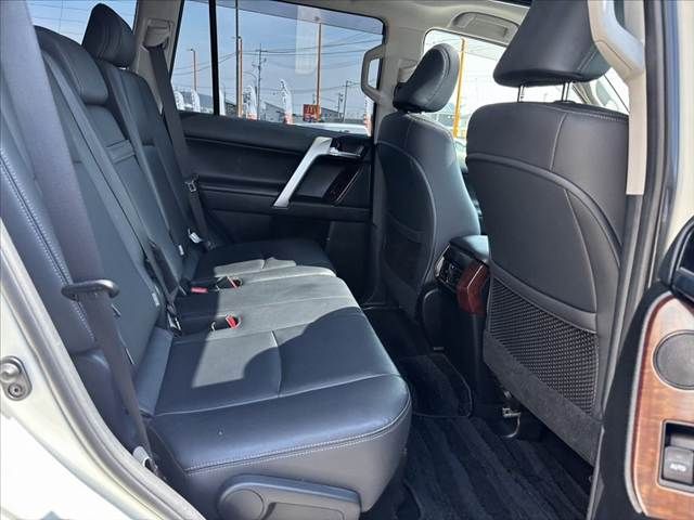 TOYOTA LANDCRUISER PRADO 2016 Image 31