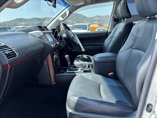 TOYOTA LANDCRUISER PRADO 2016 Image 31