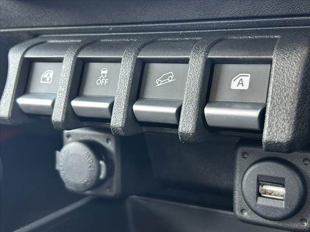 SUZUKI JIMNY NOMADE 2025 Image 31