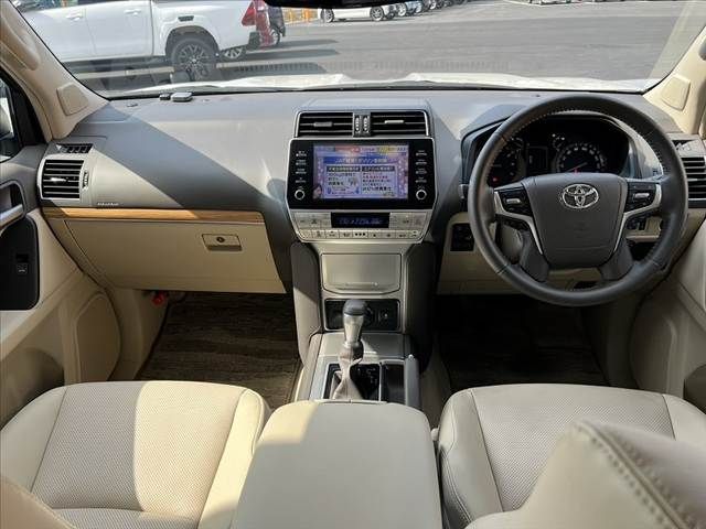 TOYOTA LANDCRUISER PRADO 2022 Image 31