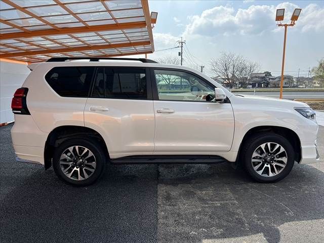 TOYOTA LANDCRUISER PRADO 2022 Image 31