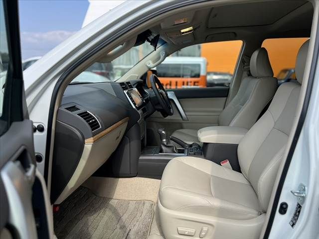 TOYOTA LANDCRUISER PRADO 2022 Image 31