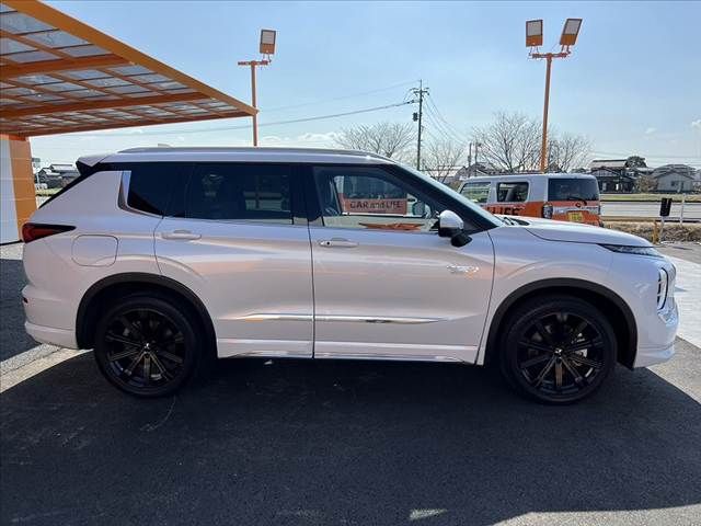 MITSUBISHI OUTLANDER PHEV 2023 Image 31