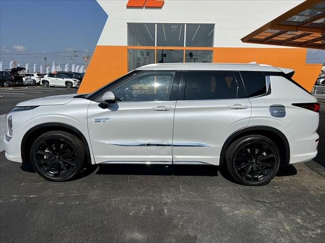 MITSUBISHI OUTLANDER PHEV 2023 Image 31