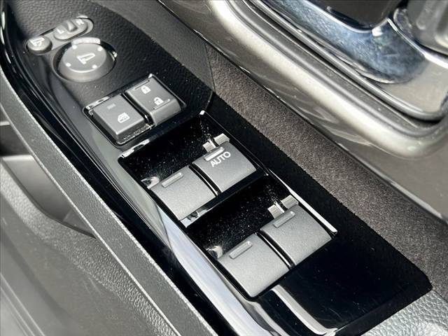 HONDA N BOX CUSTOM 2023 Image 31