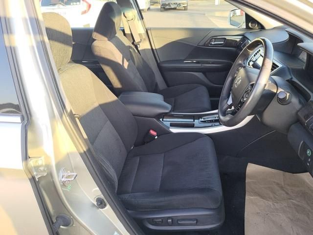 HONDA ACCORD HYBRID 2014 Image 31