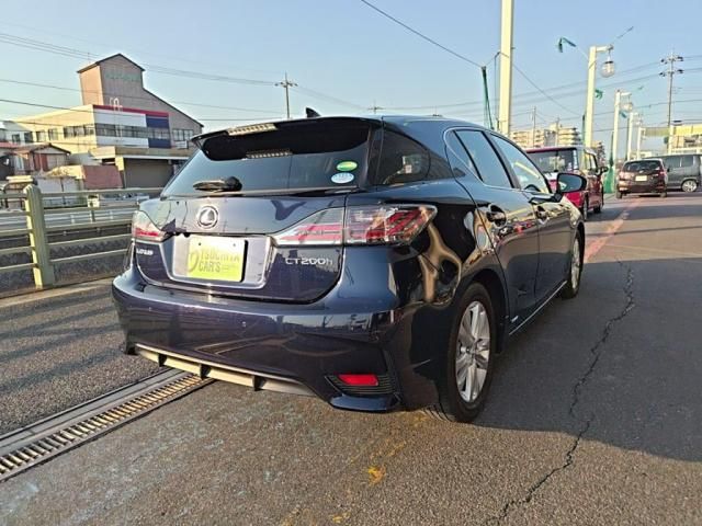 TOYOTA LEXUS CT200H 2017 Image 31