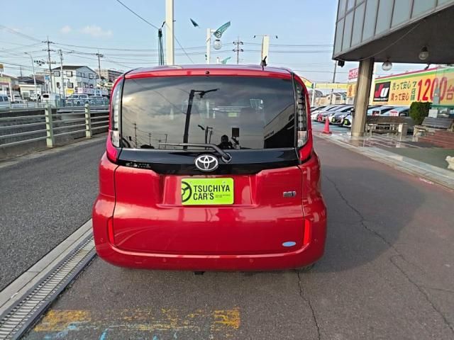 TOYOTA SIENTA HYBRID 2024 Image 31