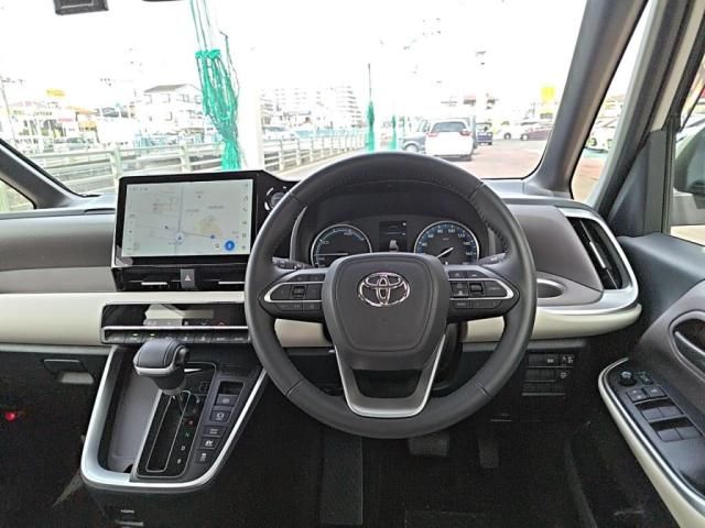 TOYOTA NOAH HYBRID 2023 Image 31