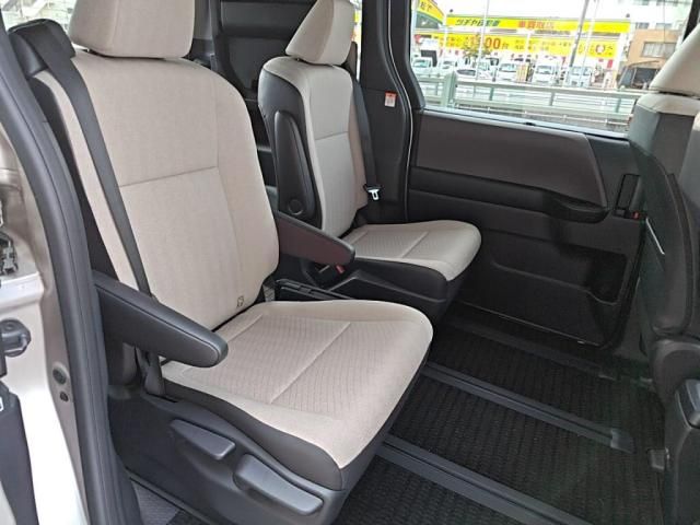 TOYOTA NOAH HYBRID 2023 Image 31