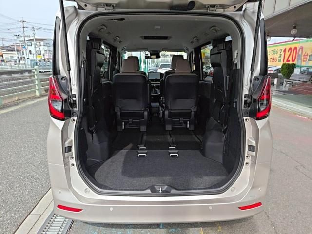 TOYOTA NOAH HYBRID 2023 Image 31