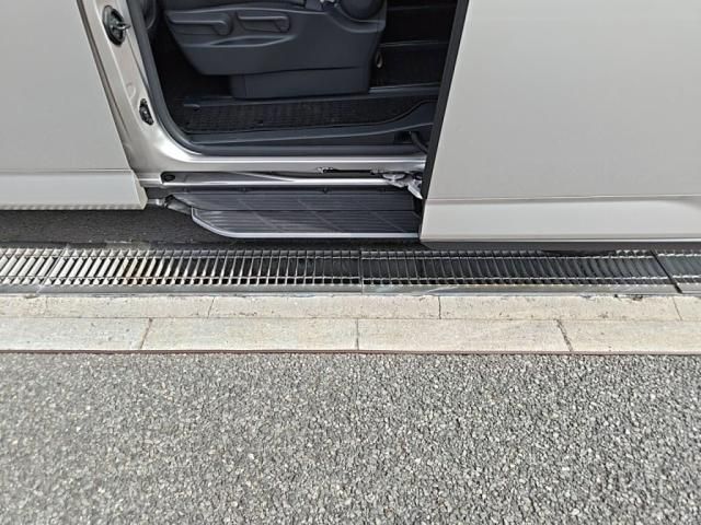 TOYOTA NOAH HYBRID 2023 Image 31
